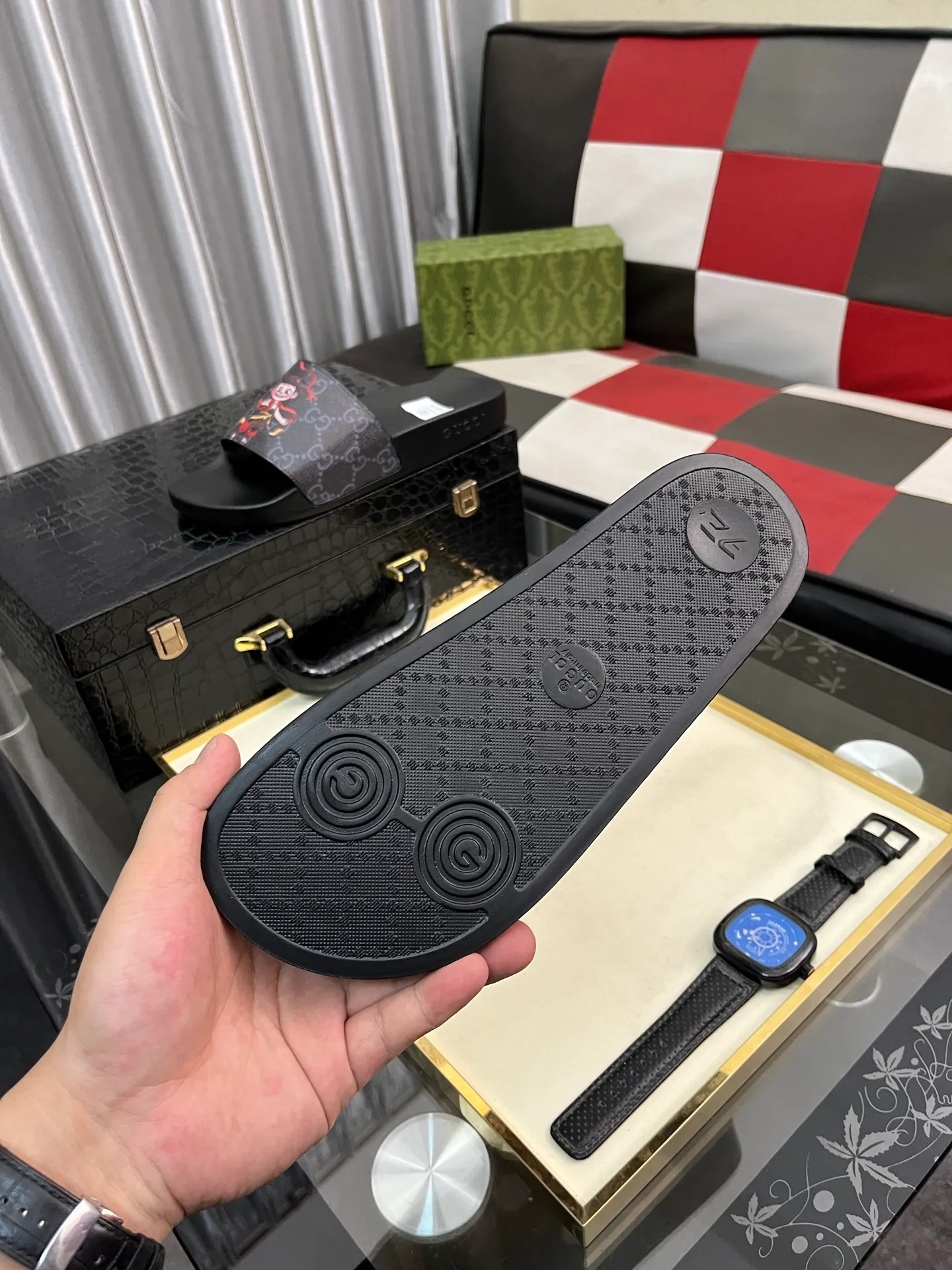 Men's Men's Shoes💰220⌚️⌚️ＧＵＣＣＩ.Gucci.Official website 1:1 popular slippers on sale! Original original material 🩴 SIZE: 38-46 (45.46 non-refundable)
